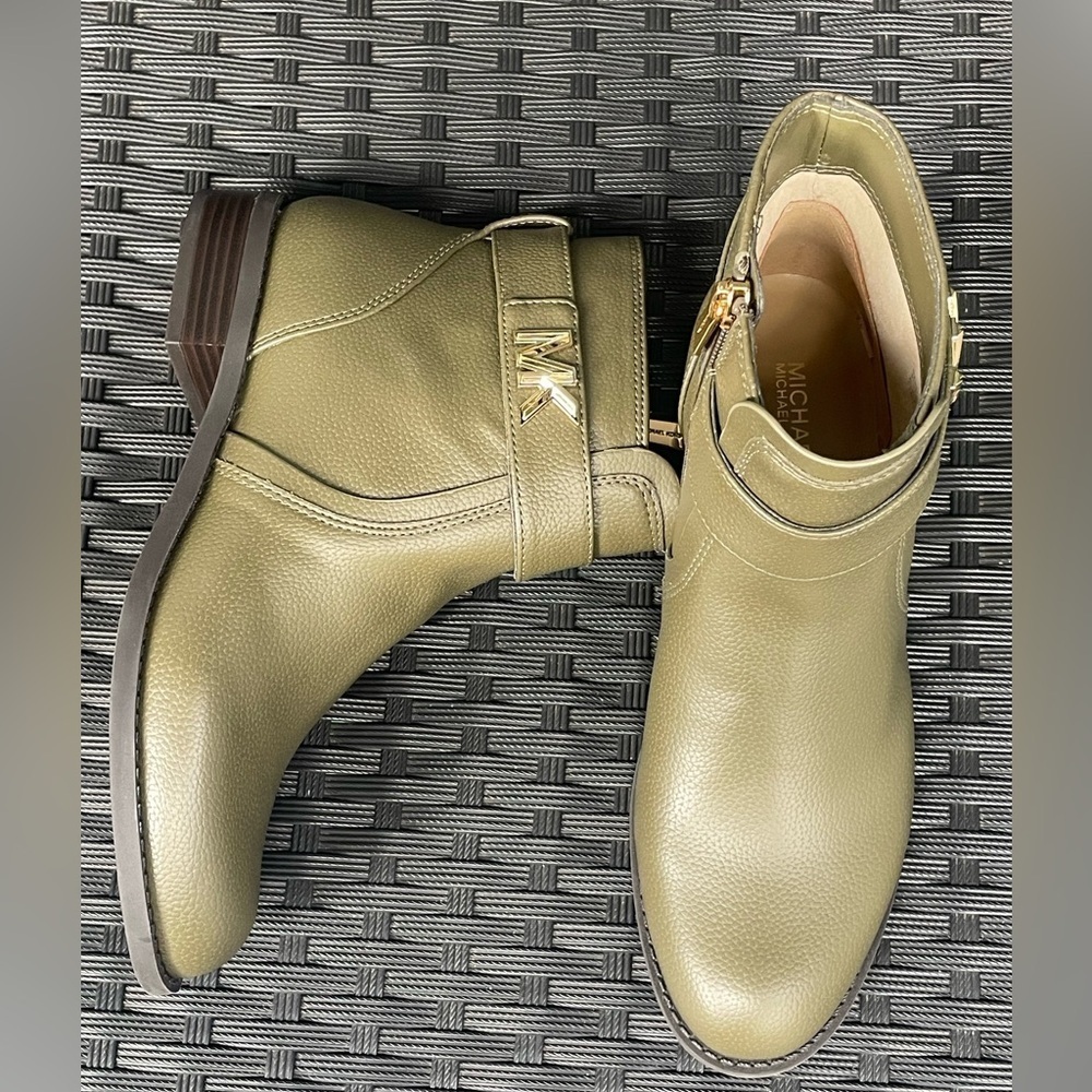 MICHAEL KORS ANKLE BOOTS,Michael Kors Sage Green ankle boots size 6.5 - Picture 7 of 16